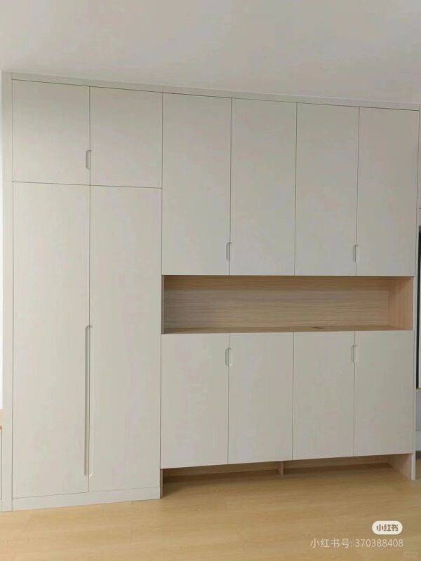 Handle-free cabinet door5